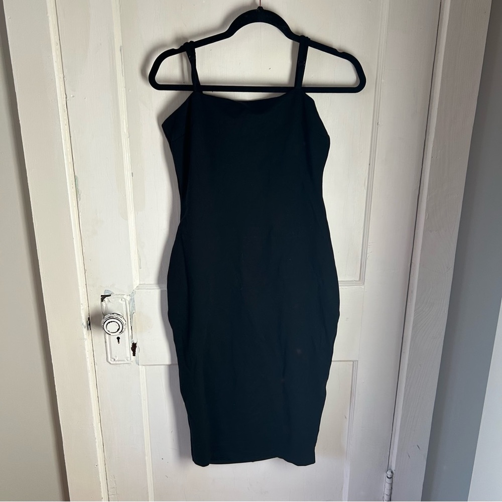 Lulu's Classic Black Midi Dress